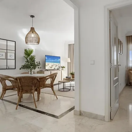 Marina Banus 4 7 L ماربيا
